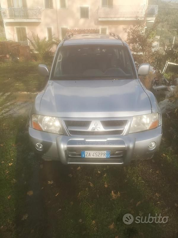 Usata Mitsubishi Pajero 160 CV (117 kW) 2002 Grigio SUV