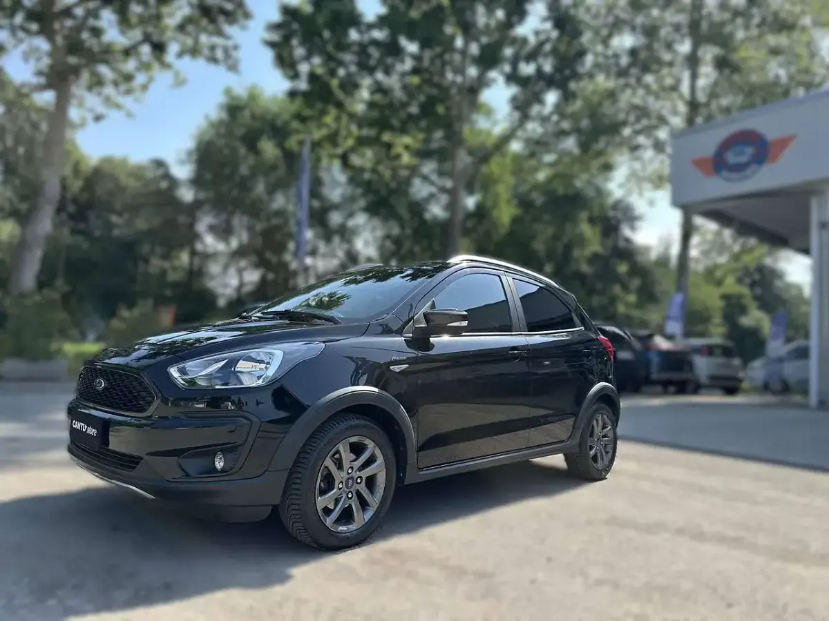 Usata Ford Ka Plus 86 CV (63 kW) 2019 Nero Utilitaria