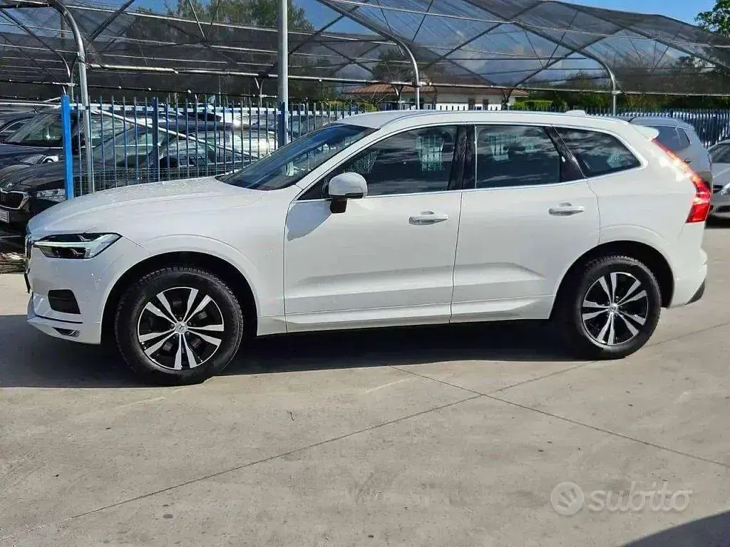 Usata Volvo XC60 Momentum 197 CV (144 kW) 2021 Bianco SUV