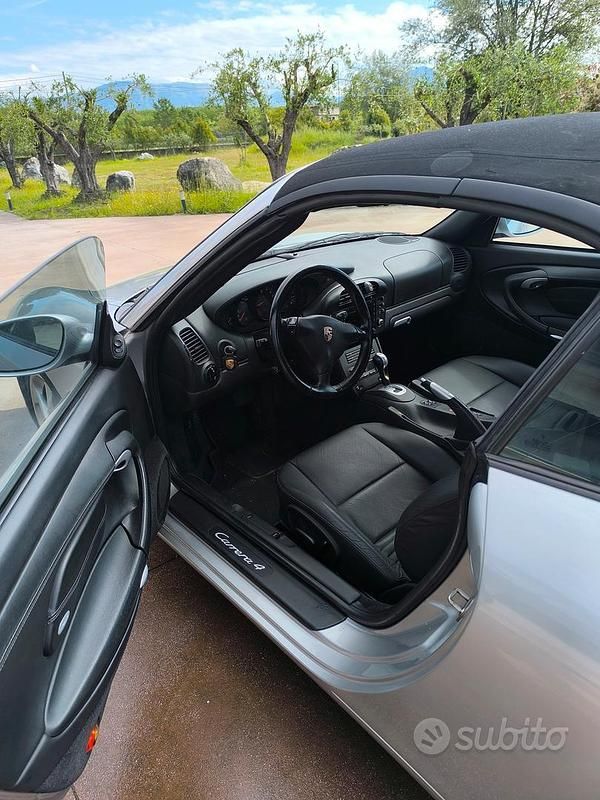 Usata Porsche 911 Carrera 4 320 CV (235 kW) 2003 Grigio Cabrio