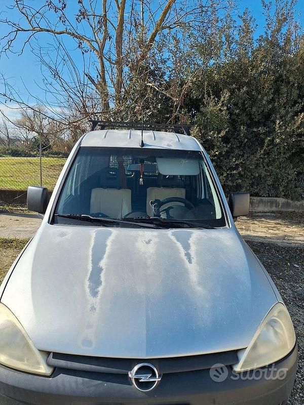 Usata Opel Combo 2008 Grigio Monovolume