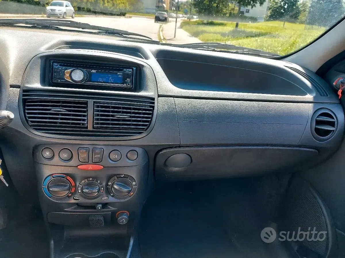 Usata Fiat Punto Active 60 CV (44 kW) 2009 Utilitaria