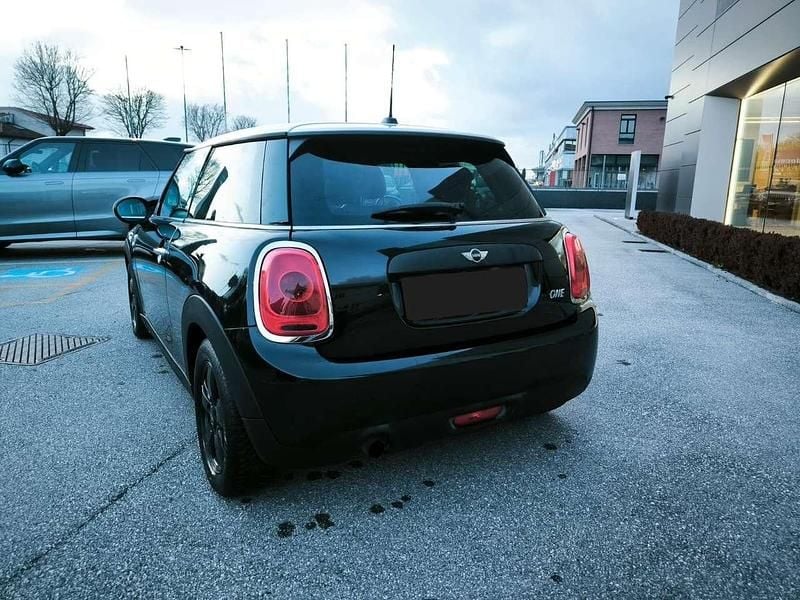 Usata Mini ONE 75 CV (55 kW) 2015 Nero Utilitaria