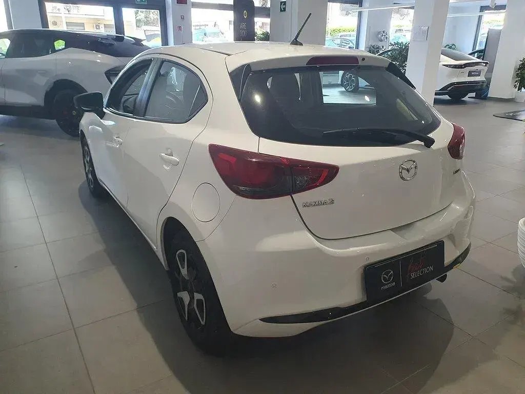 Usata Mazda 2 90 CV (66 kW) 2024 Arctic white Utilitaria