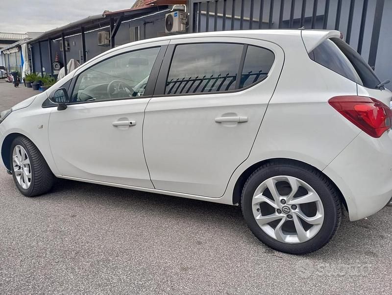 Usata Opel Corsa 90 CV (66 kW) 2016 Bianco Utilitaria
