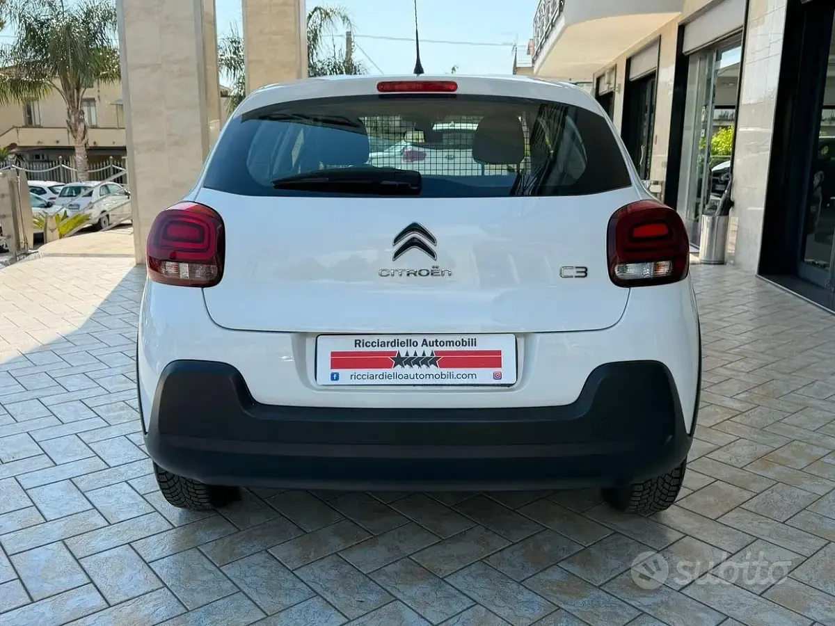 Usata Citroën C3 Feel 102 CV (75 kW) 2021 Bianco Utilitaria