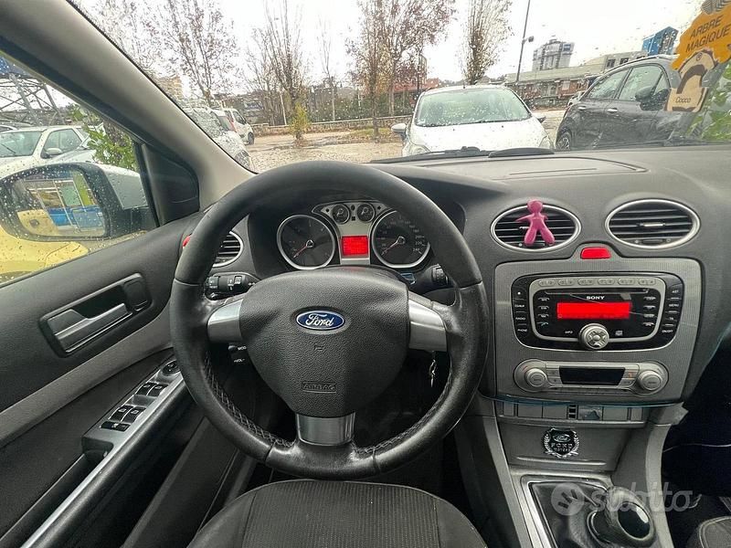 Usata Ford Focus 90 CV (66 kW) 2008 Grigio Berlina