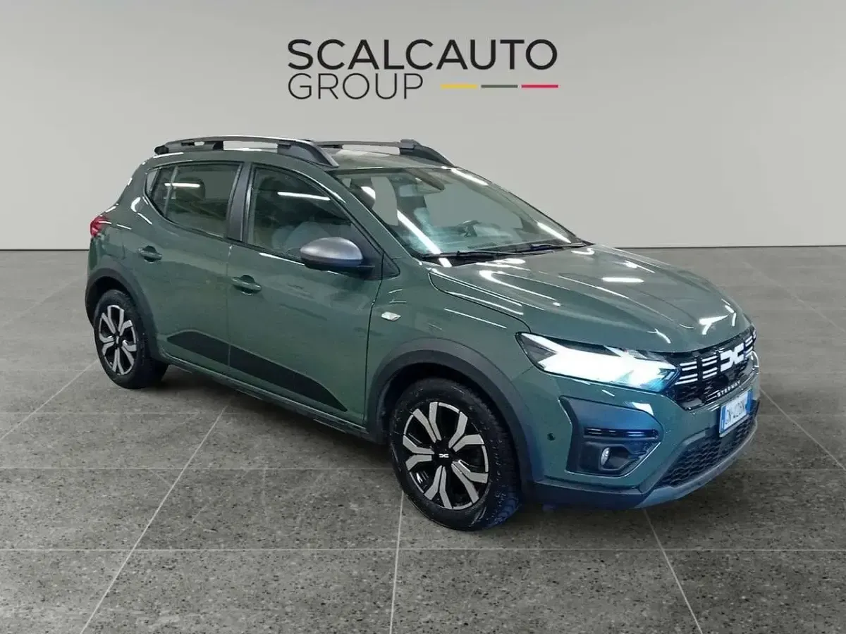 Usata Dacia Sandero Comfort 101 CV (74 kW) 2023 Verde Berlina