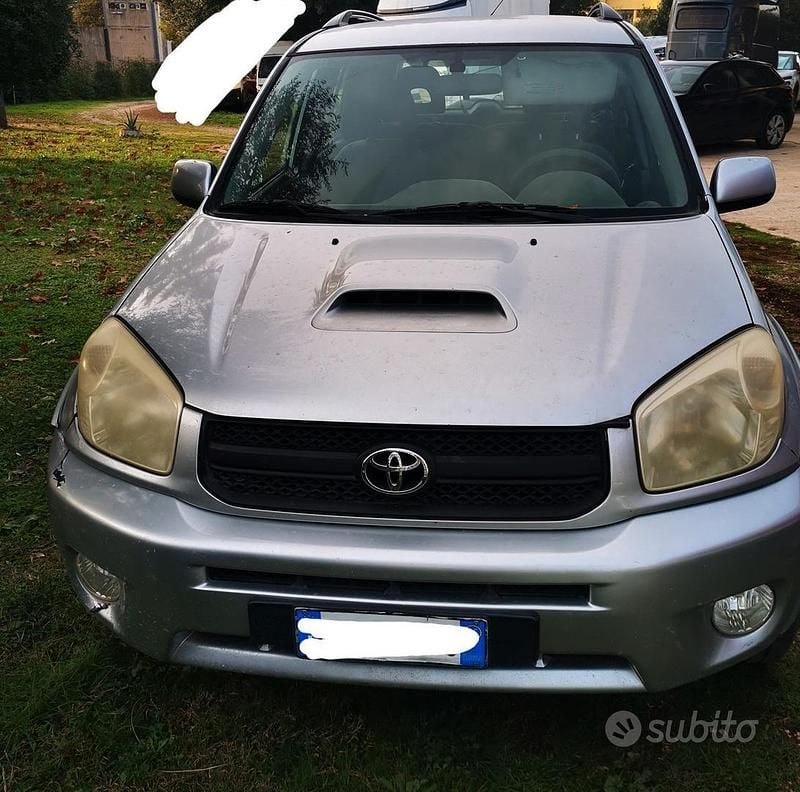 Grigio Usata 2005 Toyota RAV4 Station wagon | 2500 € (Super prezzo) - Immagine 1/4