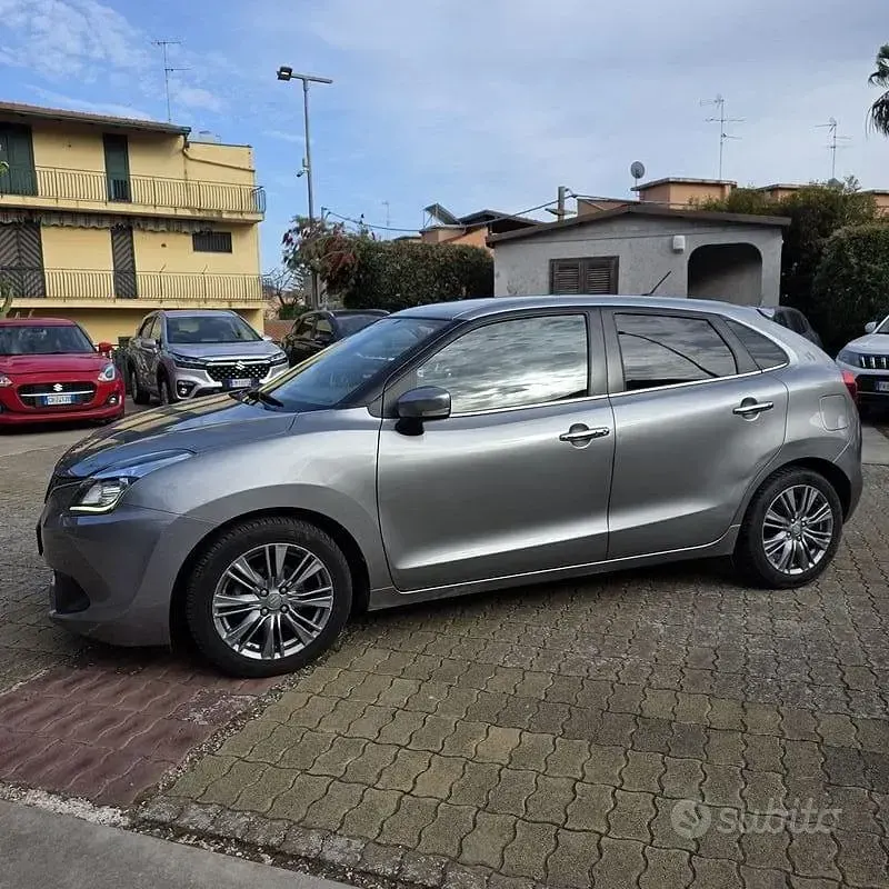 Usata Suzuki Baleno 90 CV (66 kW) 2019 Grigio Utilitaria