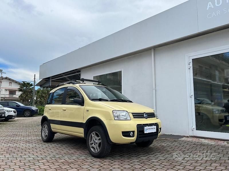Usata 2006 Fiat Panda 4x4 Due volumi | 4900 € (Buon prezzo) - Immagine 1/4