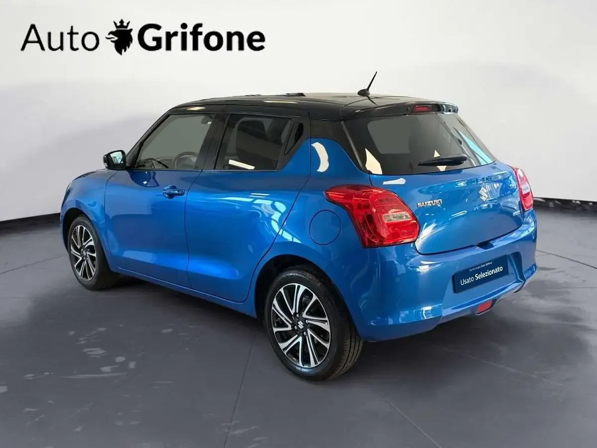 Usata Suzuki Swift 83 CV (61 kW) 2021 Blu/azzurro Utilitaria
