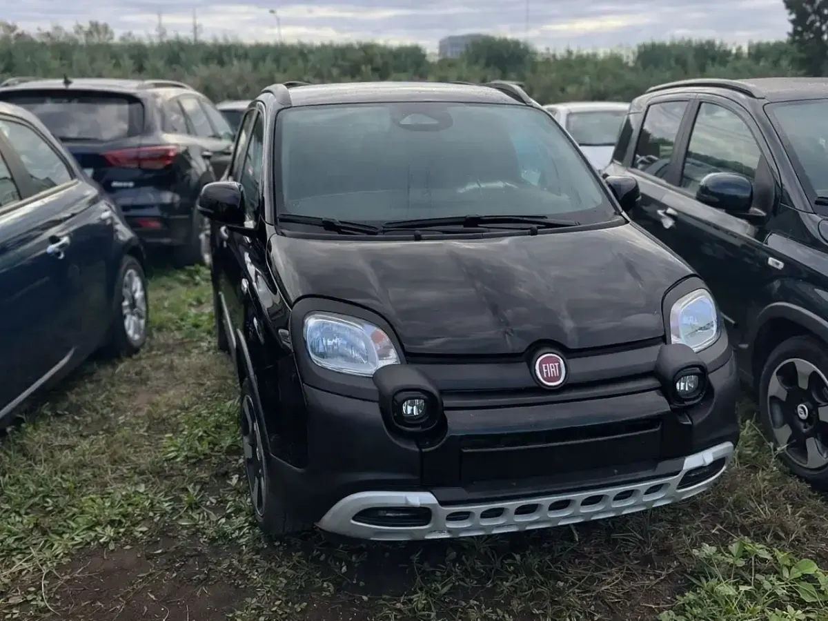 Usata Fiat Panda Cross Cross 70 CV (51 kW) 2024 Nero Utilitaria