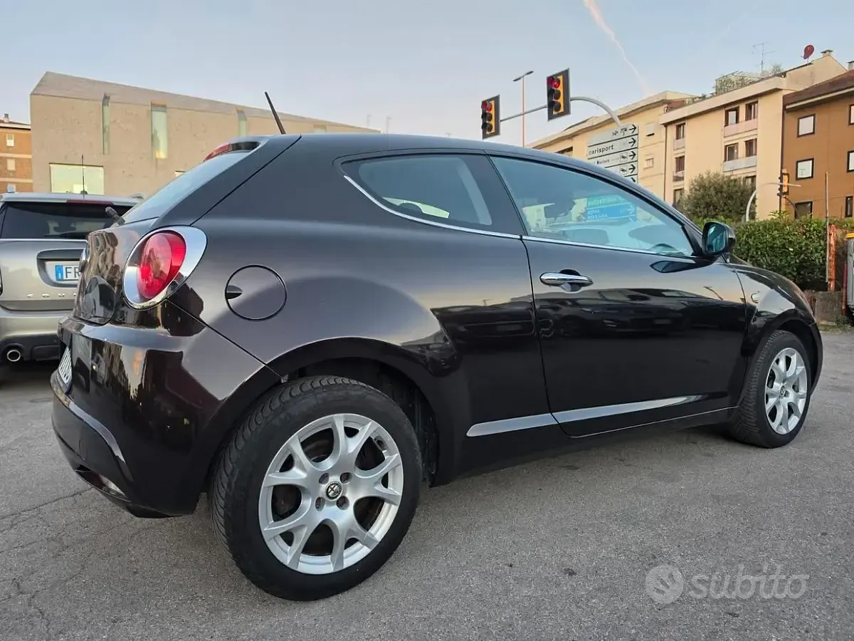 Usata Alfa Romeo MiTo Distinctive 79 CV (58 kW) 2009 Nero Utilitaria