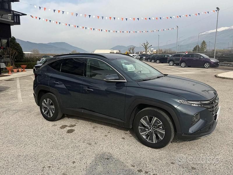 Käytetty Hyundai Tucson 230 HP (169 kW) 2023 Harmaa Katumaasturi