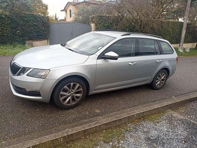 Usata Skoda Octavia Style 116 CV (85 kW) 2019 Argento Station wagon