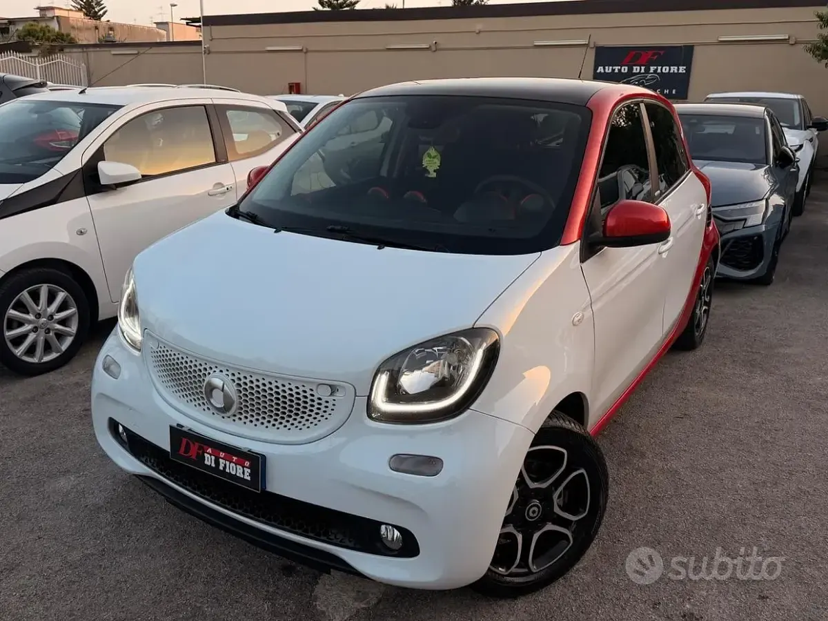 Usata Smart ForFour 90 CV (66 kW) 2016 Bianco Utilitaria