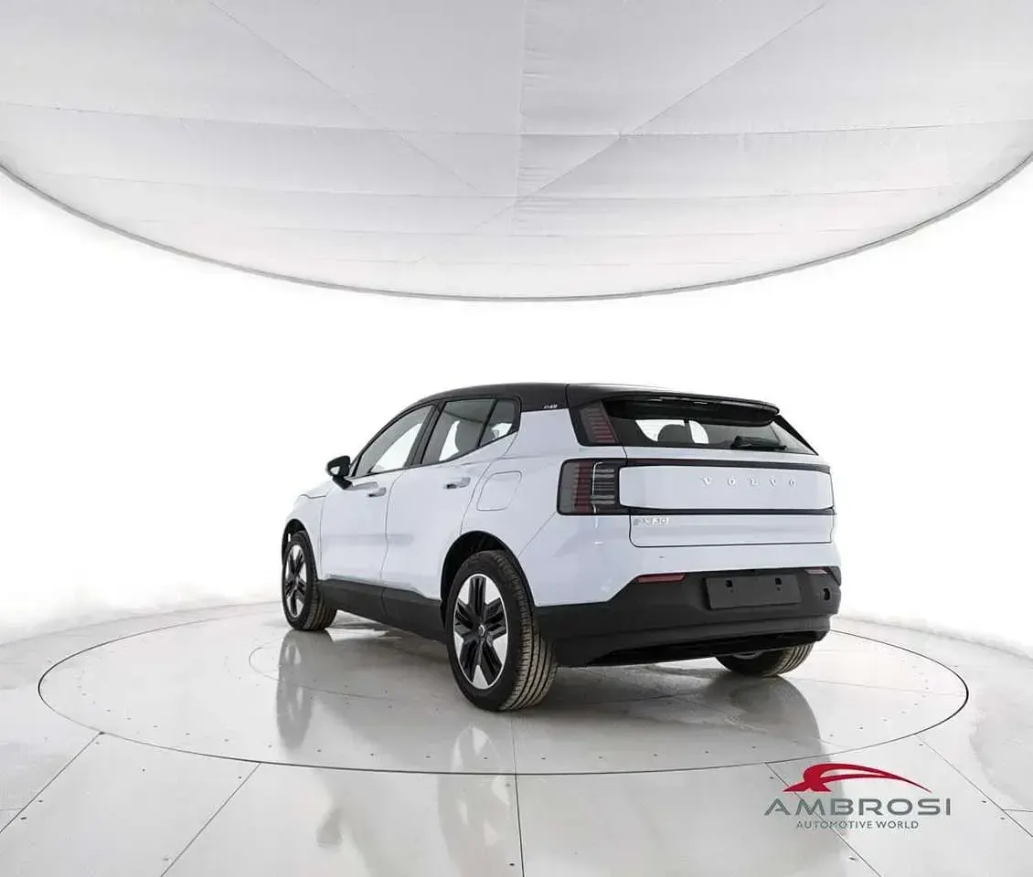 Nuova Volvo EX30 Plus 149 kW (203 CV) 2026 Blu SUV