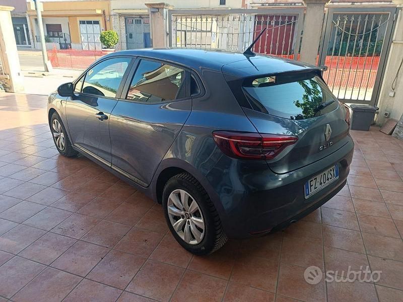 Usata Renault Clio IV Business 86 CV (63 kW) 2019 Altro metallizzato Berlina