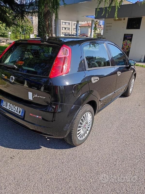 Usata Fiat Grande Punto 77 CV (56 kW) 2008 Nero Utilitaria