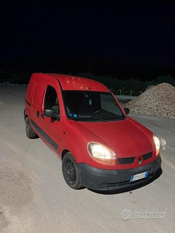 Usata Renault Kangoo 82 CV (60 kW) 2004 Rosso Monovolume