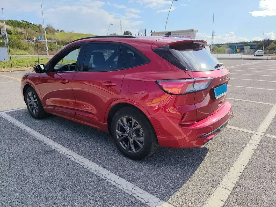 Usata Ford Kuga ST-Line 120 CV (88 kW) 2022 Rosso SUV