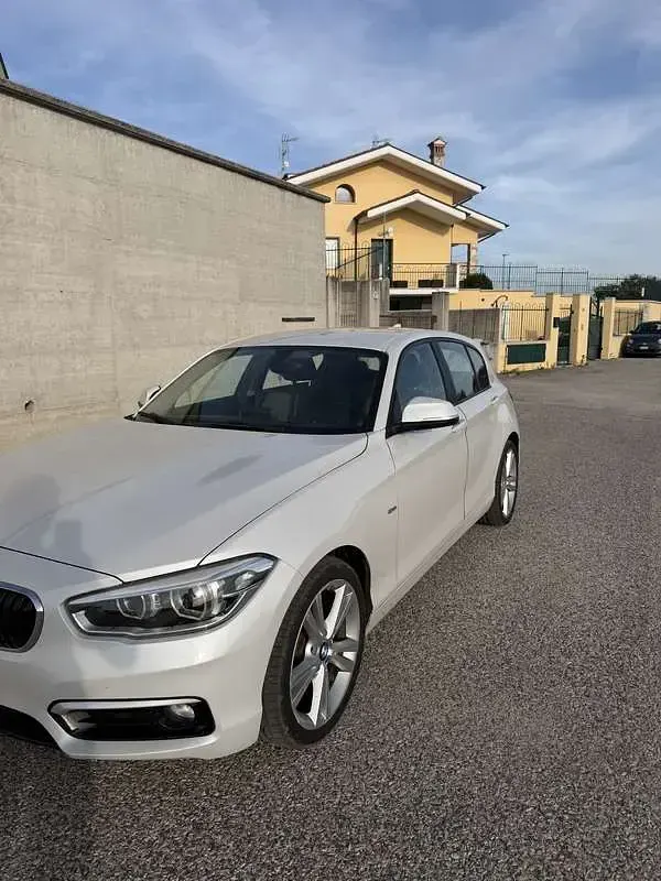 Usata BMW 118 150 CV (110 kW) 2016 Bianco Utilitaria