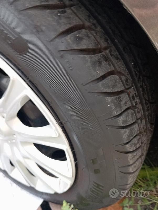 Usata Ford B-MAX 2017 Grigio Monovolume