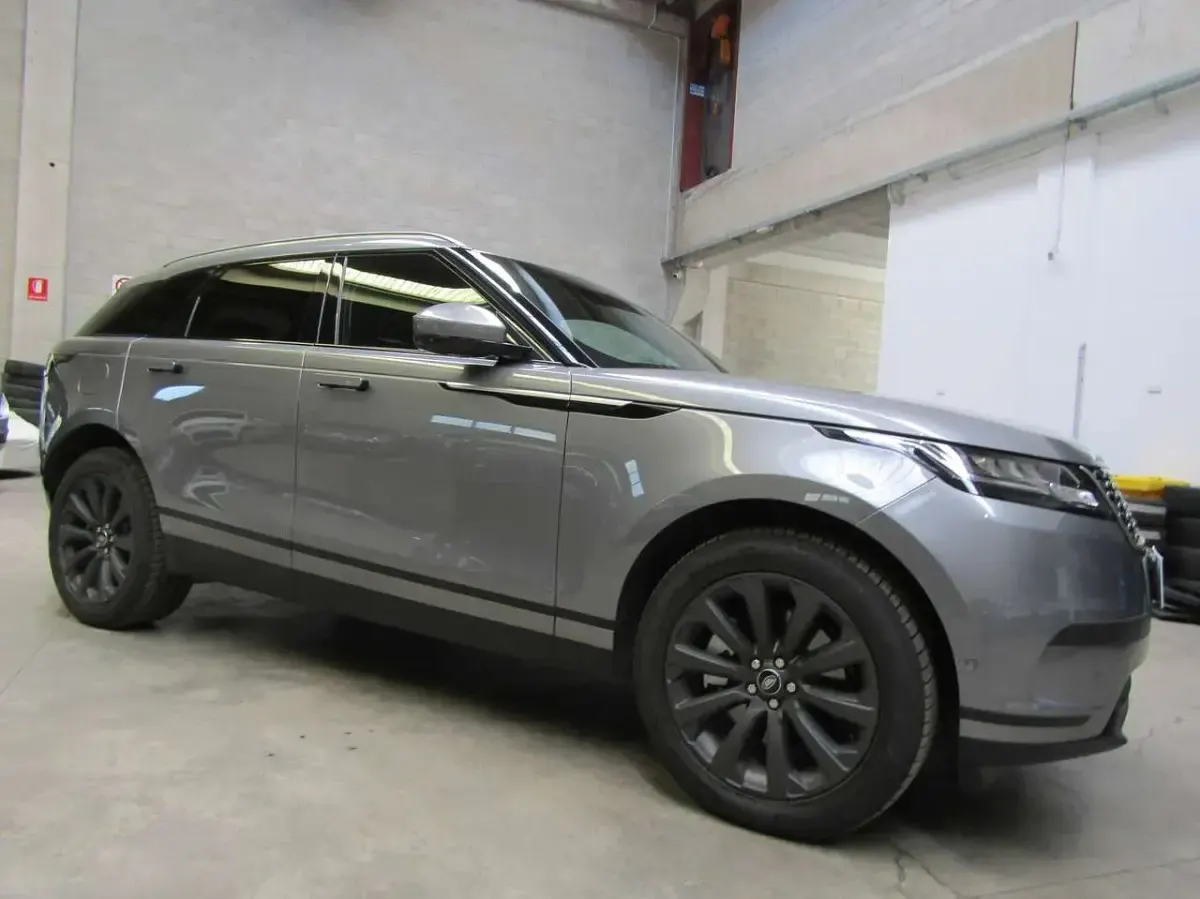 Usata Land Rover Range Rover Velar R-Dynamic 204 CV (150 kW) 2021 Grigio medio metallizzato SUV