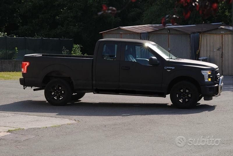 Usata Ford F-150 2023 Grigio Pick-up