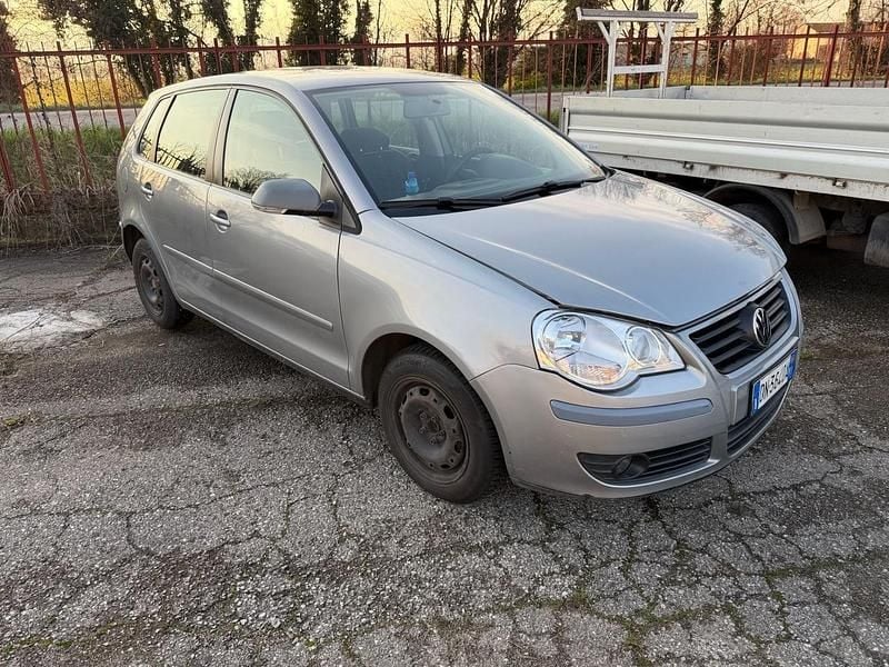 Usata VW Polo Sportline 80 CV (58 kW) 2008 Argento Utilitaria