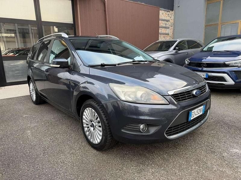 Usata Ford Focus Titanium 120 CV (88 kW) 2011 Grigio Station wagon