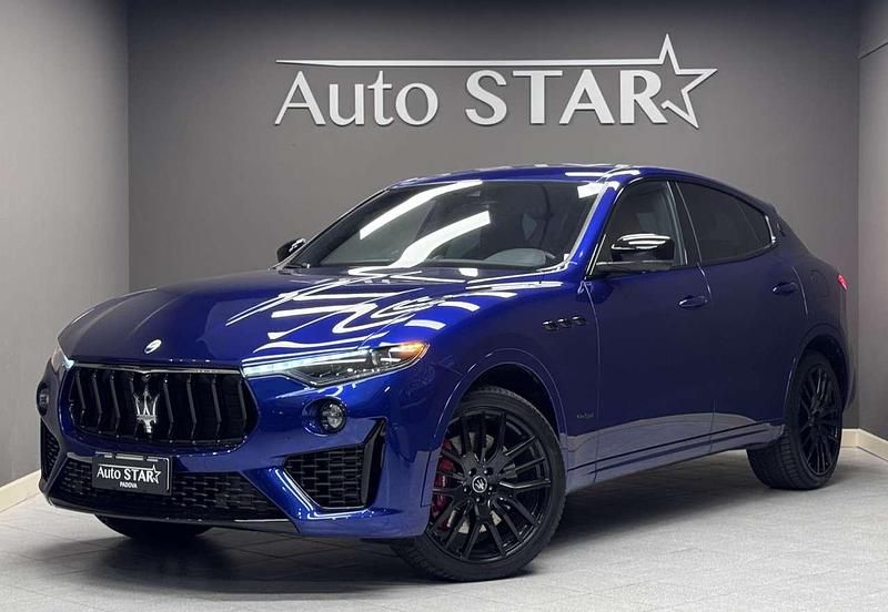 Usata Maserati Levante 250 CV (183 kW) 2020 Blu/azzurro SUV