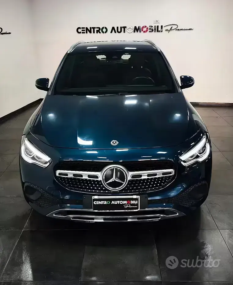 Usata Mercedes GLA200 150 CV (110 kW) 2022 Bluazzurro SUV