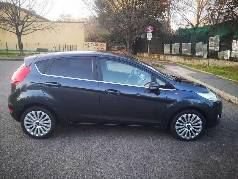 Usata Ford Fiesta Titanium 82 CV (60 kW) 2009 Utilitaria