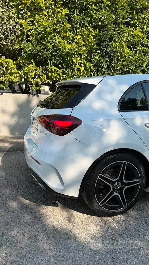 Usata Mercedes A180 AMG Line Premium Plus 116 CV (85 kW) 2023 Bianco Berlina