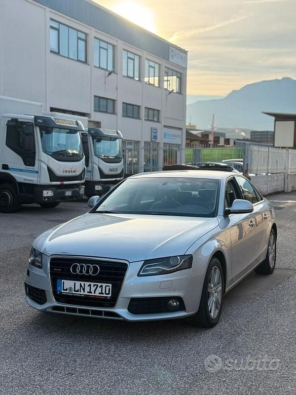 Grigio Usata 2008 Audi A4 Advanced Tre volumi | 6000 € (Super prezzo) - Immagine 1/4