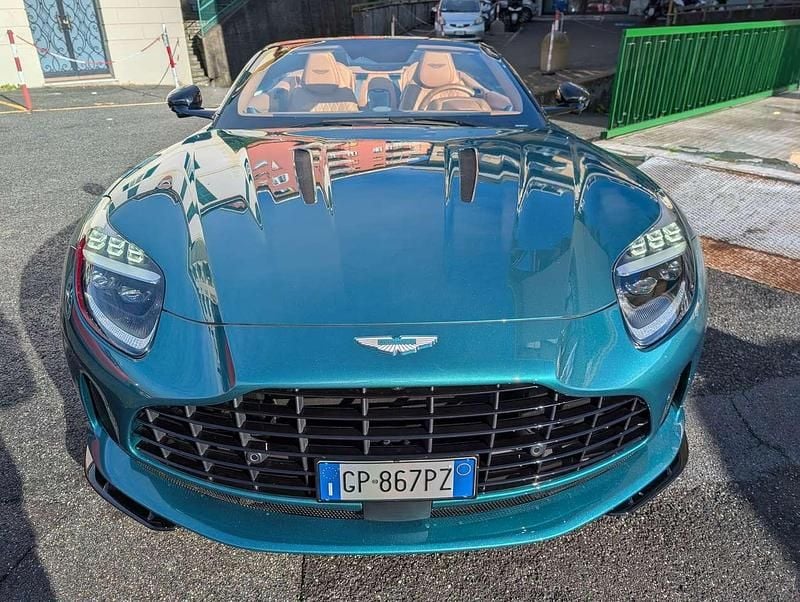 Usata Aston Martin DB12 680 CV (500 kW) 2024 Racing green Cabrio