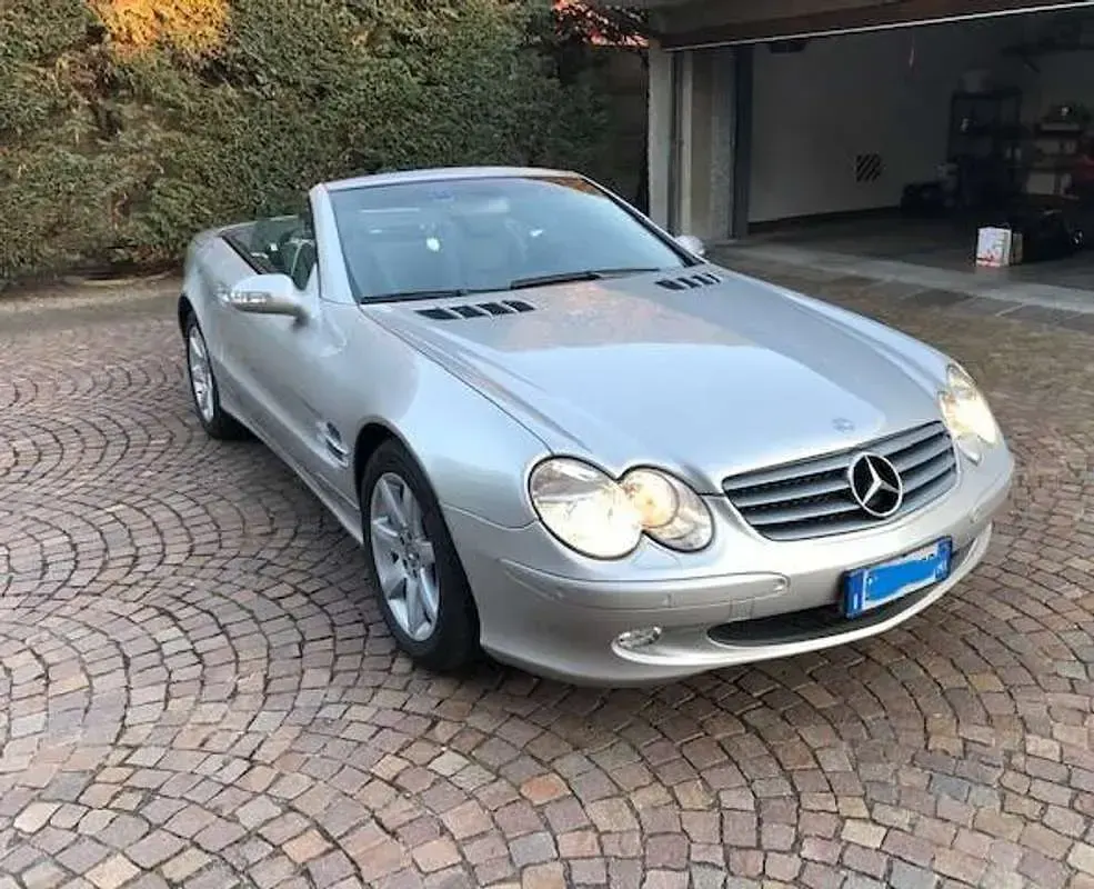 Käytetty Mercedes SL500 306 HP (225 kW) 2001 Hopea Avoauto