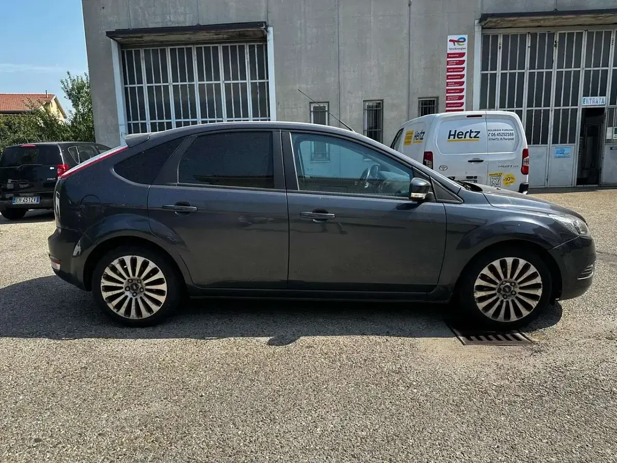 Usata Ford Focus 109 CV (80 kW) 2009 Grigio Berlina