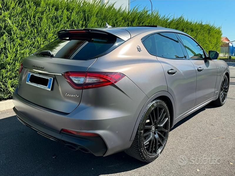 Usata Maserati Levante 250 CV (183 kW) 2020 Grigio SUV