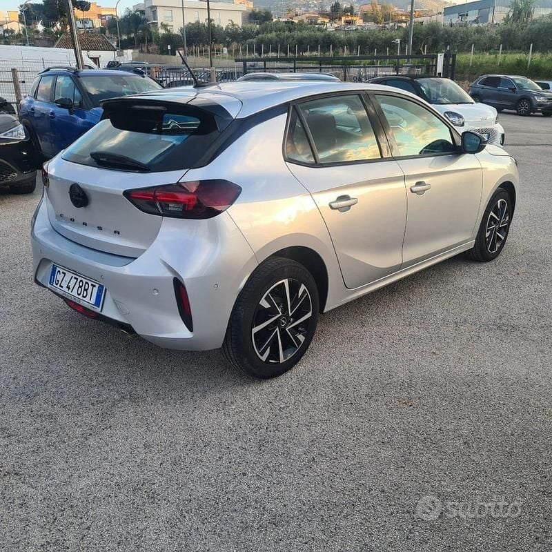 Usata Opel Corsa 100 CV (73 kW) 2025 Grigio Utilitaria
