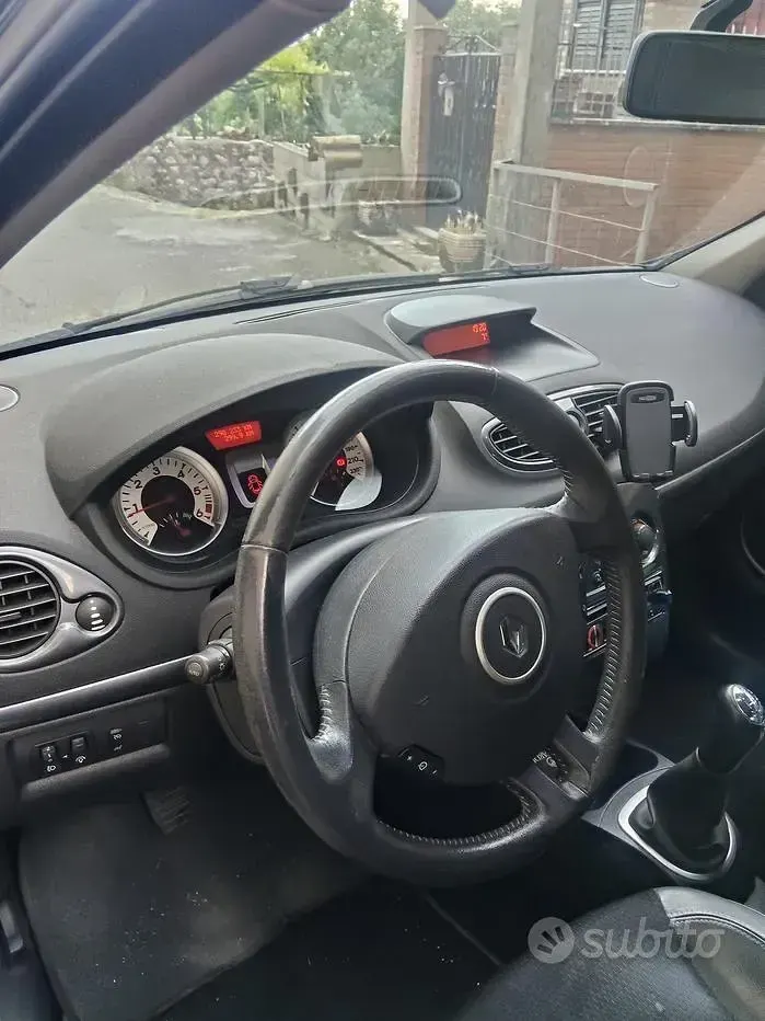 Usata Renault Clio III 85 CV (62 kW) 2007 Nero Utilitaria