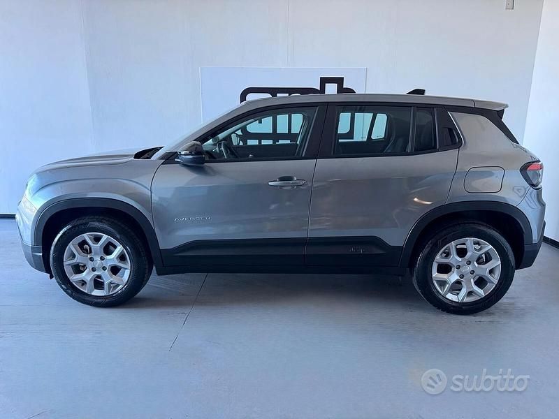 Usata Jeep Avenger Altitude 100 CV (73 kW) 2024 Grigio SUV