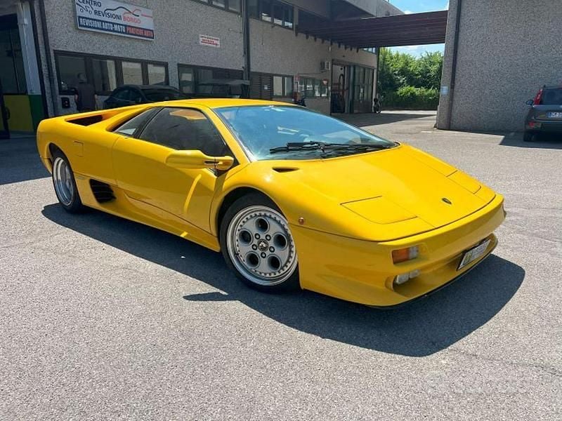 Usata Lamborghini Diablo 492 CV (361 kW) 1996 Giallo Coupé