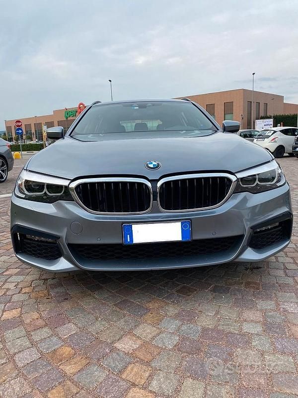 Grigio Usata 2019 BMW 518 M Sport Station wagon | 22.990 € (Buon prezzo) - Immagine 1/4