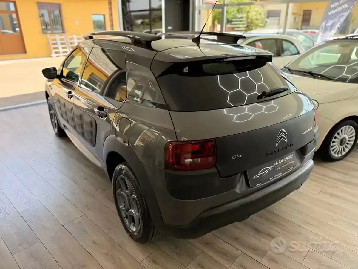 Usata Citroën C4 PureTech 82 CV (60 kW) 2018 Grigio SUV