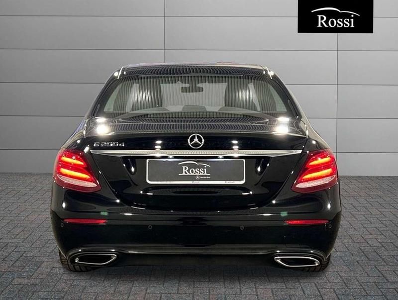 Usata Mercedes E200 Business 160 CV (117 kW) 2021 Nero Berlina