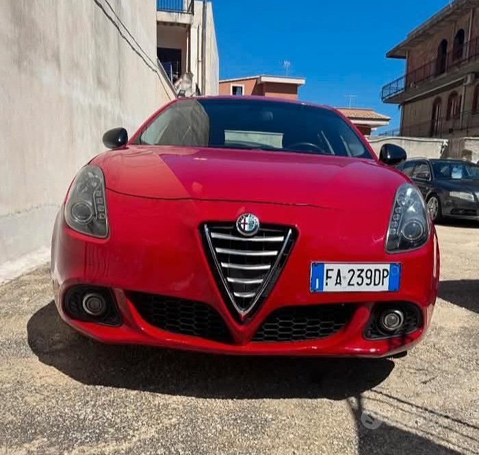 Usata Alfa Romeo Giulietta 150 CV (110 kW) 2015 Rosso Utilitaria