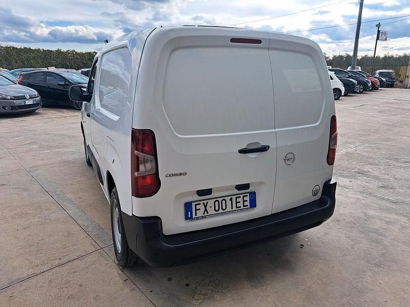 Usata Opel Combo 102 CV (75 kW) 2019 Bianco Monovolume